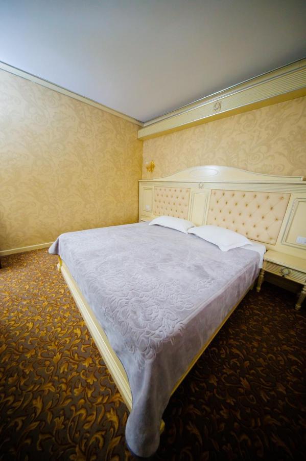 Cazare Plopii Fara Sot Iasi Exterior photo